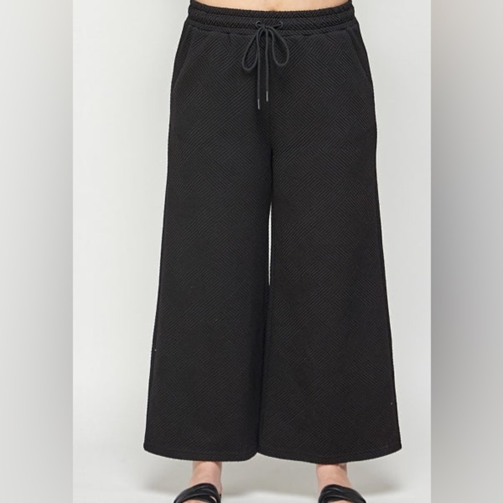 Seen and Be Seen cropped pants!!